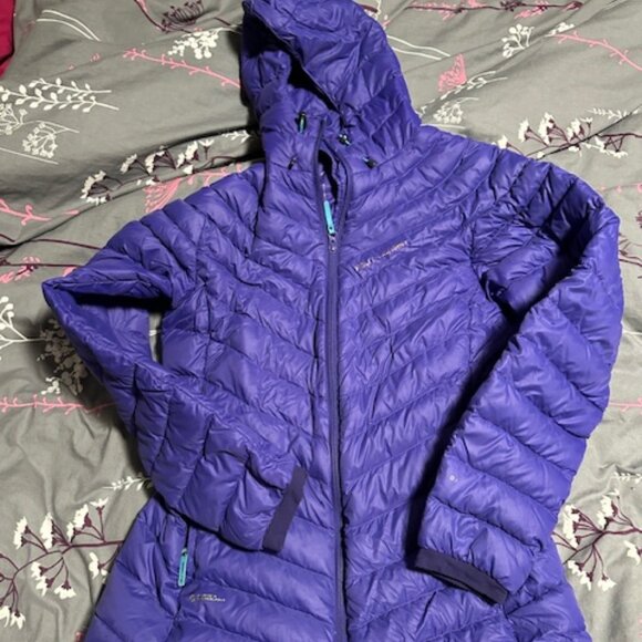 Helly Hansen Size Large Purple puffy jacket - Picture 1 of 2